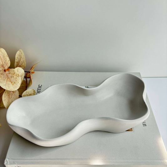 Handcrafted Concrete Wavy-Edged Oblong Tray/Bowl